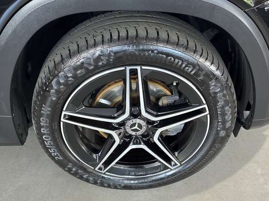 MERCEDES-BENZ-GLB 200-2021