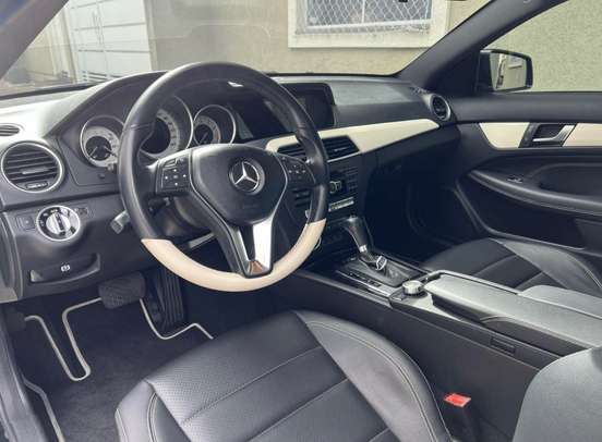 MERCEDES-BENZ-C 180-2011