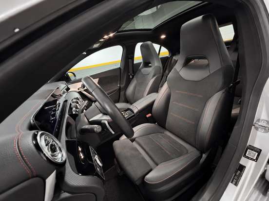 MERCEDES-BENZ-CLA 200-2023