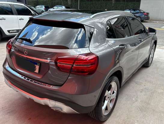 MERCEDES-BENZ-GLA 200-2019