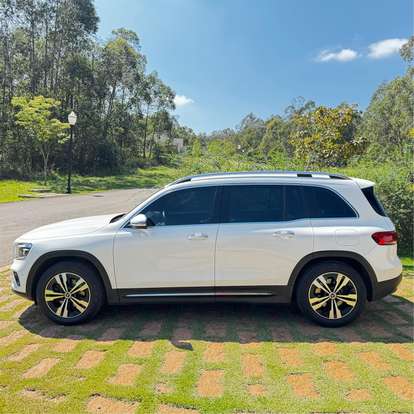 MERCEDES-BENZ-GLB 200-2021