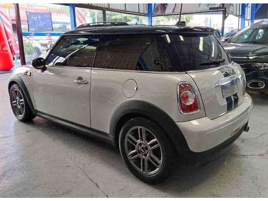 MINI-COOPER-2011