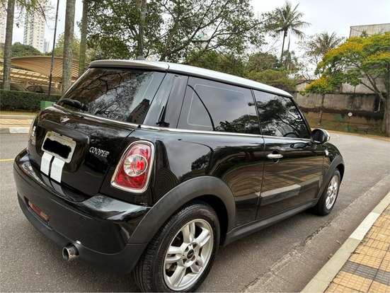 MINI-ONE-2011