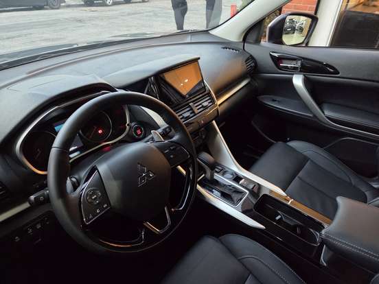 MITSUBISHI-ECLIPSE CROSS-2024