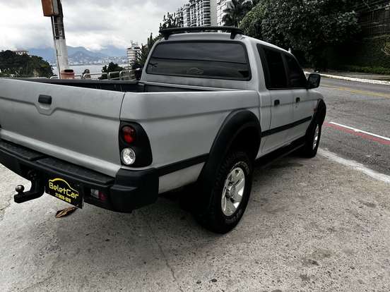 MITSUBISHI-L200-2.5 SPORT HPE 4X4 CD 8V TURBO INTERCOOLER DIESEL 4P AUTOMÁTICO MITSUBISHI-L200-2005