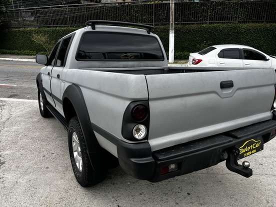 MITSUBISHI-L200-2005