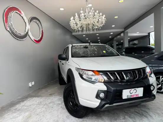 MITSUBISHI-L200 TRITON-2.4 16V TURBO DIESEL OUTDOOR GLS CD 4X4 AUTOMÁTICO MITSUBISHI-L200 TRITON-2023