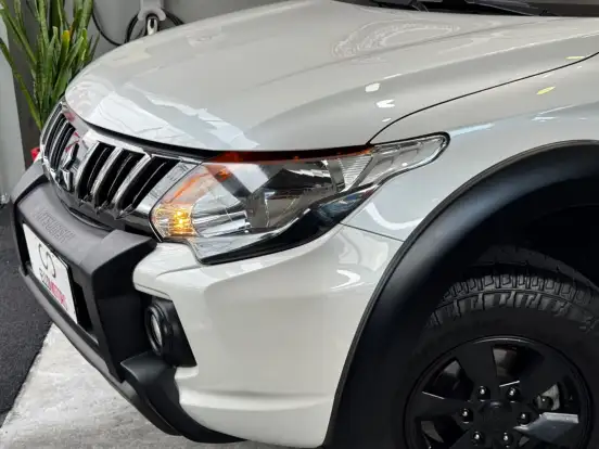 MITSUBISHI-L200 TRITON-2023
