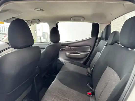 MITSUBISHI-L200 TRITON-2.4 16V TURBO DIESEL OUTDOOR GLS CD 4X4 AUTOMÁTICO MITSUBISHI-L200 TRITON-2023