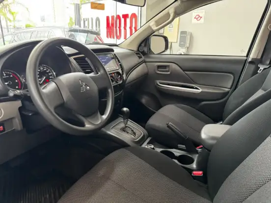 MITSUBISHI-L200 TRITON-2023