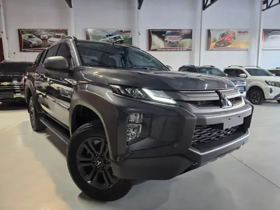 MITSUBISHI-L200 TRITON-2.4 16V TURBO DIESEL SPORT OUTDOOR GLS CD 4P 4X4 AUTOMÁTICO MITSUBISHI-L200 TRITON-2024