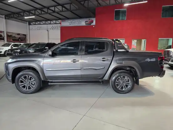 MITSUBISHI-L200 TRITON-2.4 16V TURBO DIESEL SPORT OUTDOOR GLS CD 4P 4X4 AUTOMÁTICO MITSUBISHI-L200 TRITON-2024
