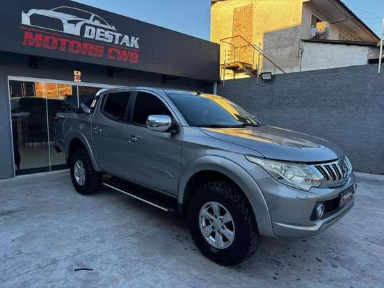 MITSUBISHI-L200 TRITON-2.4 16V TURBO DIESEL SPORT HPE TOP CD 4P 4X4 AUTOMÁTICO MITSUBISHI-L200 TRITON-2016