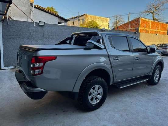 MITSUBISHI-L200 TRITON-2.4 16V TURBO DIESEL SPORT HPE TOP CD 4P 4X4 AUTOMÁTICO MITSUBISHI-L200 TRITON-2016