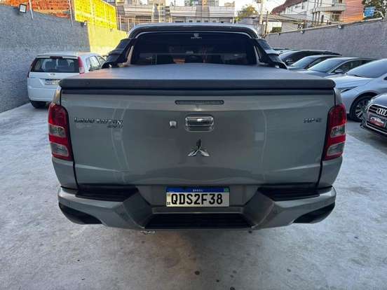 MITSUBISHI-L200 TRITON-2.4 16V TURBO DIESEL SPORT HPE TOP CD 4P 4X4 AUTOMÁTICO MITSUBISHI-L200 TRITON-2016