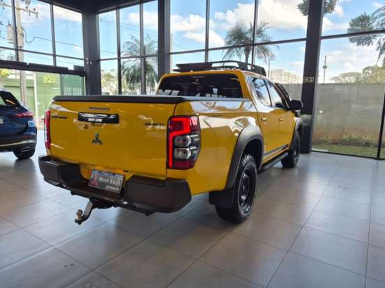 MITSUBISHI-L200 TRITON-2.4 16V TURBO DIESEL SPORT SAVANA CD 4P 4X4 AUTOMÁTICO MITSUBISHI-L200 TRITON-2023