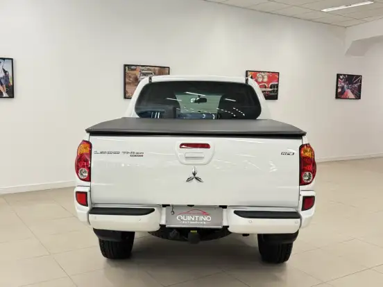 MITSUBISHI-L200 TRITON-3.2 HPE 4X4 CD 16V TURBO INTERCOOLER DIESEL 4P AUTOMÁTICO MITSUBISHI-L200 TRITON-2013