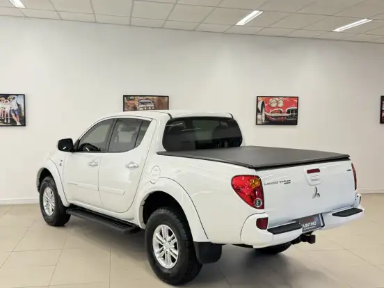 MITSUBISHI-L200 TRITON-3.2 HPE 4X4 CD 16V TURBO INTERCOOLER DIESEL 4P AUTOMÁTICO MITSUBISHI-L200 TRITON-2013