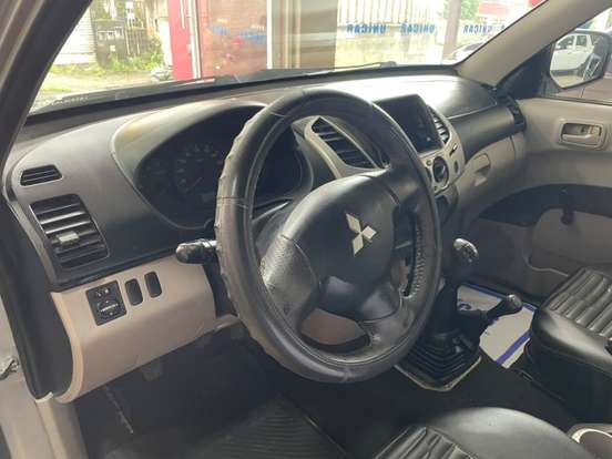 MITSUBISHI-L200 TRITON-2015