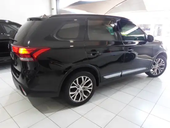 MITSUBISHI-OUTLANDER-2015