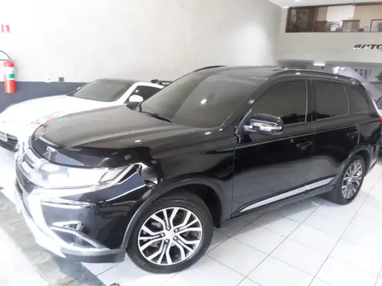 MITSUBISHI-OUTLANDER-2015