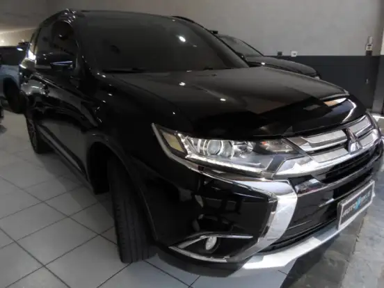 MITSUBISHI-OUTLANDER-2015