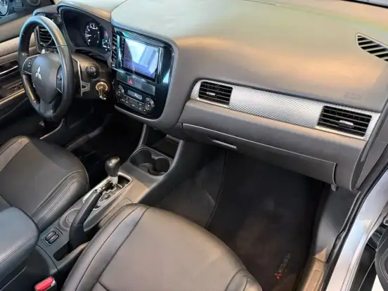 MITSUBISHI-OUTLANDER-2.0 16V GASOLINA 4P AUTOMÁTICO MITSUBISHI-OUTLANDER-2013