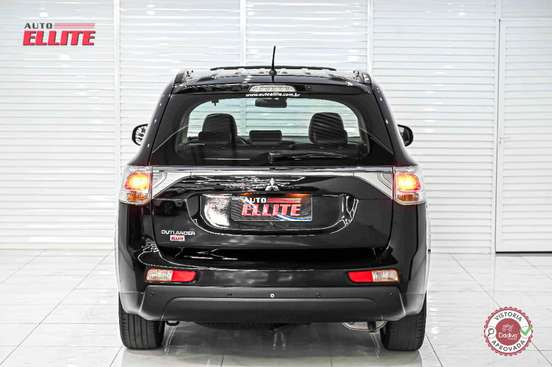 MITSUBISHI-OUTLANDER-2013