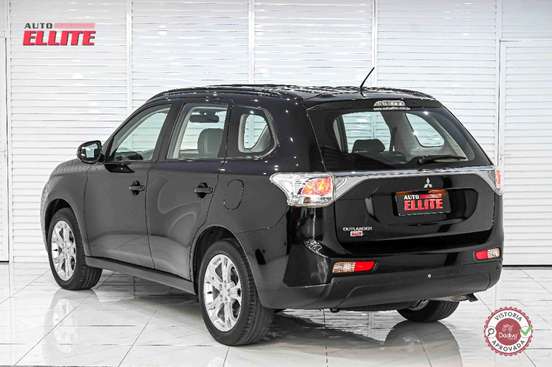 MITSUBISHI-OUTLANDER-2013