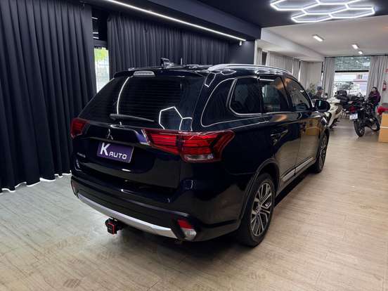 MITSUBISHI-OUTLANDER-2017