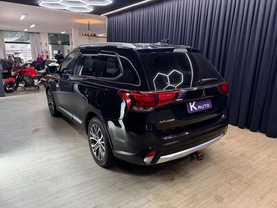 MITSUBISHI-OUTLANDER-2.0 COMFORT 16V GASOLINA 4P AUTOMÁTICO MITSUBISHI-OUTLANDER-2017