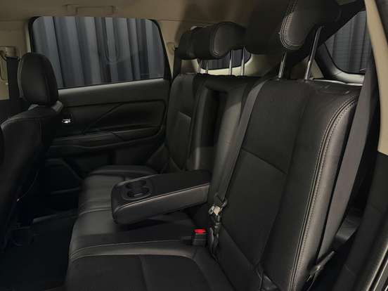 MITSUBISHI-OUTLANDER-2017
