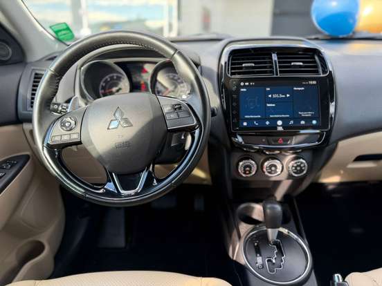 MITSUBISHI-OUTLANDER-2020