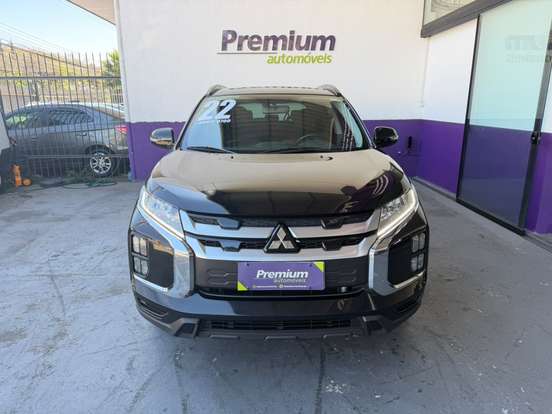 MITSUBISHI-OUTLANDER-2021