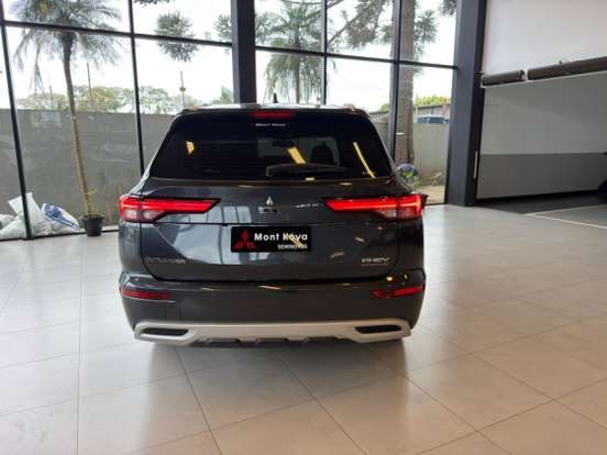 MITSUBISHI-OUTLANDER-2.4 PHEV SIGNATURE S-AWC DHT MITSUBISHI-OUTLANDER-2025