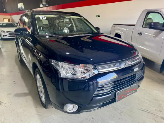 MITSUBISHI OUTLANDER 3.0 GT 4X4 V6 24V GASOLINA 4P AUTOMÁTICO