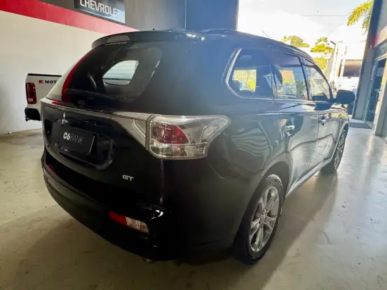MITSUBISHI-OUTLANDER-2014