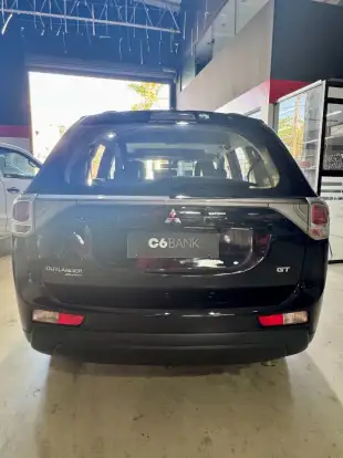 MITSUBISHI-OUTLANDER-2014