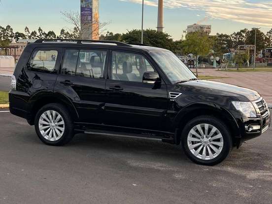 MITSUBISHI-PAJERO DAKAR-3.2 HPE 4X4 7 LUGARES 16V TURBO INTERCOOLER DIESEL 4P AUTOMÁTICO MITSUBISHI-PAJERO DAKAR-2017