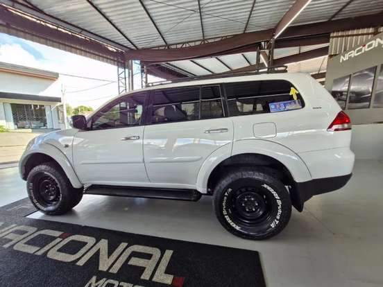 MITSUBISHI-PAJERO DAKAR-2015