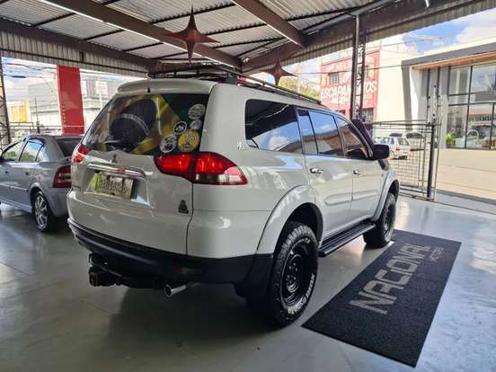 MITSUBISHI-PAJERO DAKAR-3.2 HPE 4X4 7 LUGARES 16V TURBO INTERCOOLER DIESEL 4P AUTOMÁTICO MITSUBISHI-PAJERO DAKAR-2015