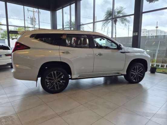 MITSUBISHI-PAJERO SPORT-2.4 16V MIVEC TURBO DIESEL HPE-S AWD AUTOMÁTICO MITSUBISHI-PAJERO SPORT-2022