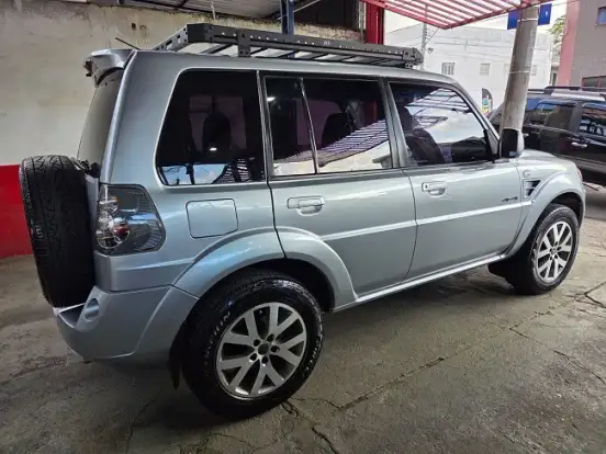 MITSUBISHI-PAJERO TR4-2.0 4X4 16V 140CV FLEX 4P AUTOMÁTICO MITSUBISHI-PAJERO TR4-2015