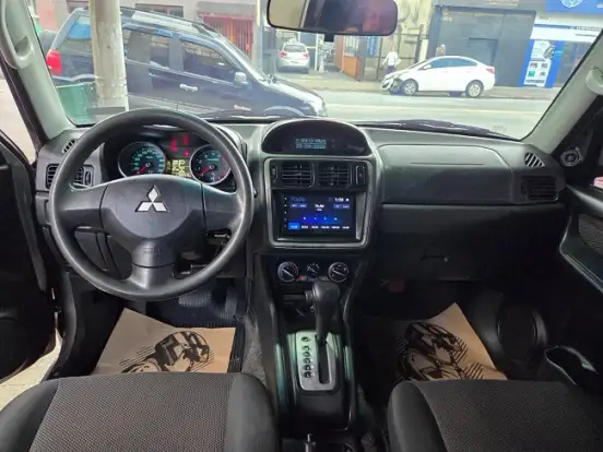 MITSUBISHI-PAJERO TR4-2015