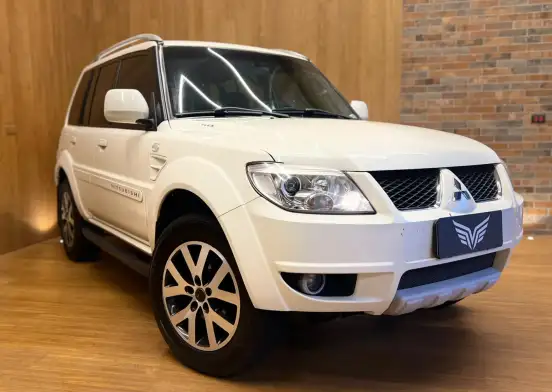 MITSUBISHI-PAJERO TR4-2.0 4X4 16V 140CV FLEX 4P AUTOMÁTICO MITSUBISHI-PAJERO TR4-2010