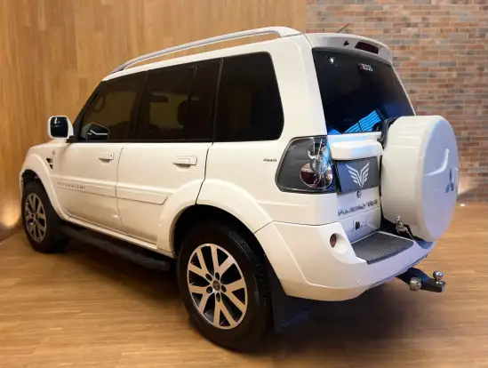 MITSUBISHI-PAJERO TR4-2010