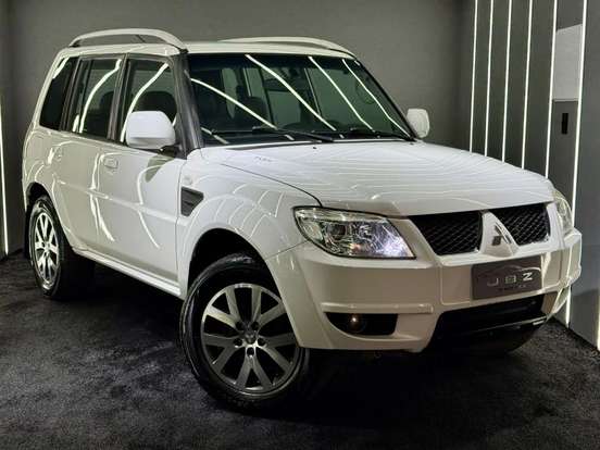 MITSUBISHI-PAJERO TR4-2013