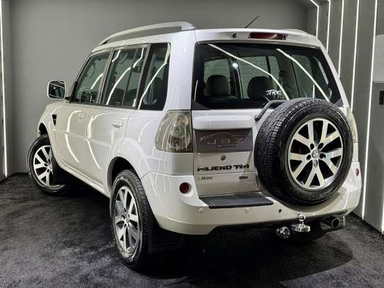 MITSUBISHI-PAJERO TR4-2013