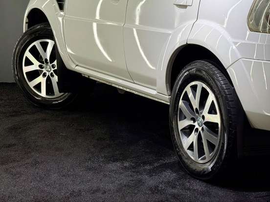 MITSUBISHI-PAJERO TR4-2.0 4X2 16V 140CV FLEX 4P AUTOMÁTICO MITSUBISHI-PAJERO TR4-2013