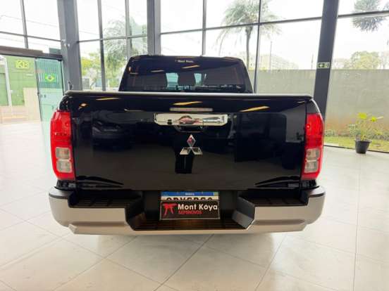 MITSUBISHI-TRITON-2.4 BITURBO DIESEL CD GLS 4X4 AUTOMÁTICO MITSUBISHI-TRITON-2025